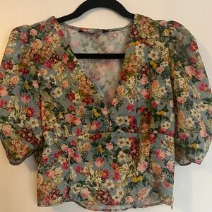 Floral puff sleeve crop top